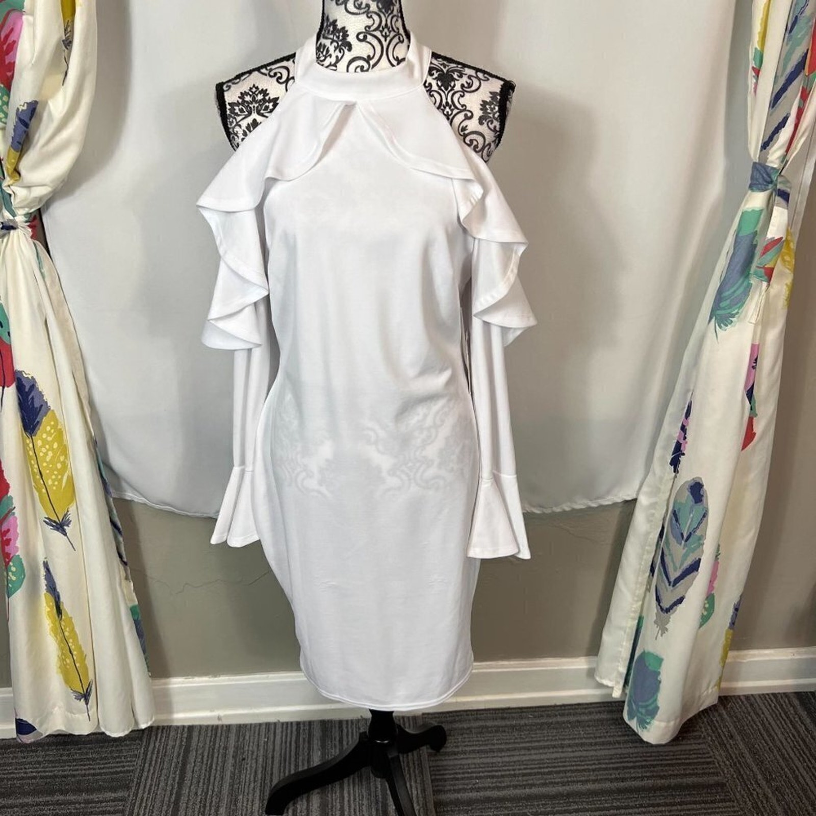 Fashion To Figure White Cold Shoulder Bodycon Dress Xl (0) Nwt Hi Neck Ruffle — image 4 of 8